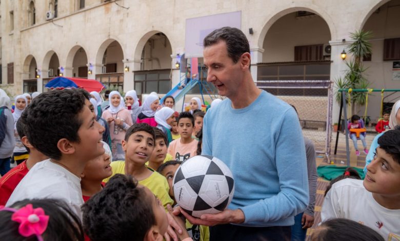 الرئيس الأسد وعقيلته يشاركون الأيتام طعام الإفطار